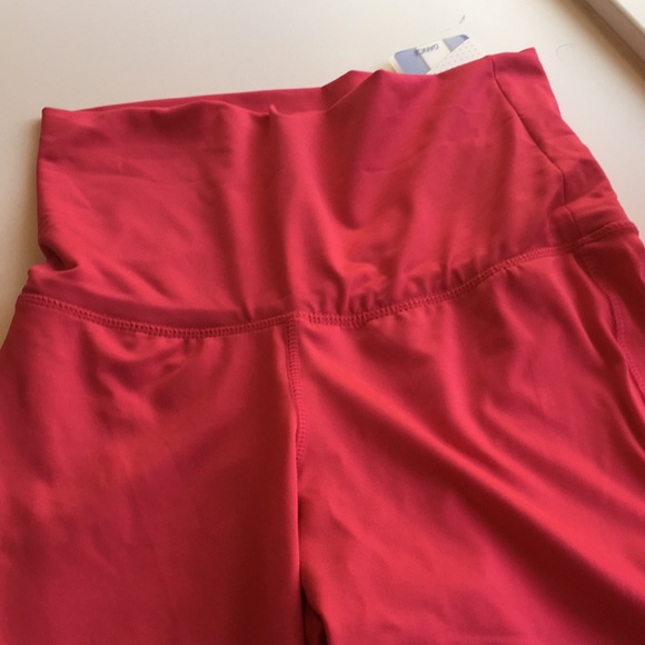 NEW — Danskin Capri Yoga Pants — S/P (4-6) - Picture 4 of 8